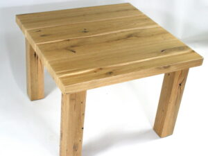 Stolik kawowy - stare drewno dębowe, nogi drewniane