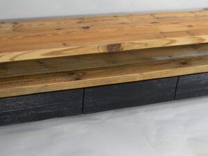 Szafka RTV, stare drewno sosnowe, nogi typ płoza